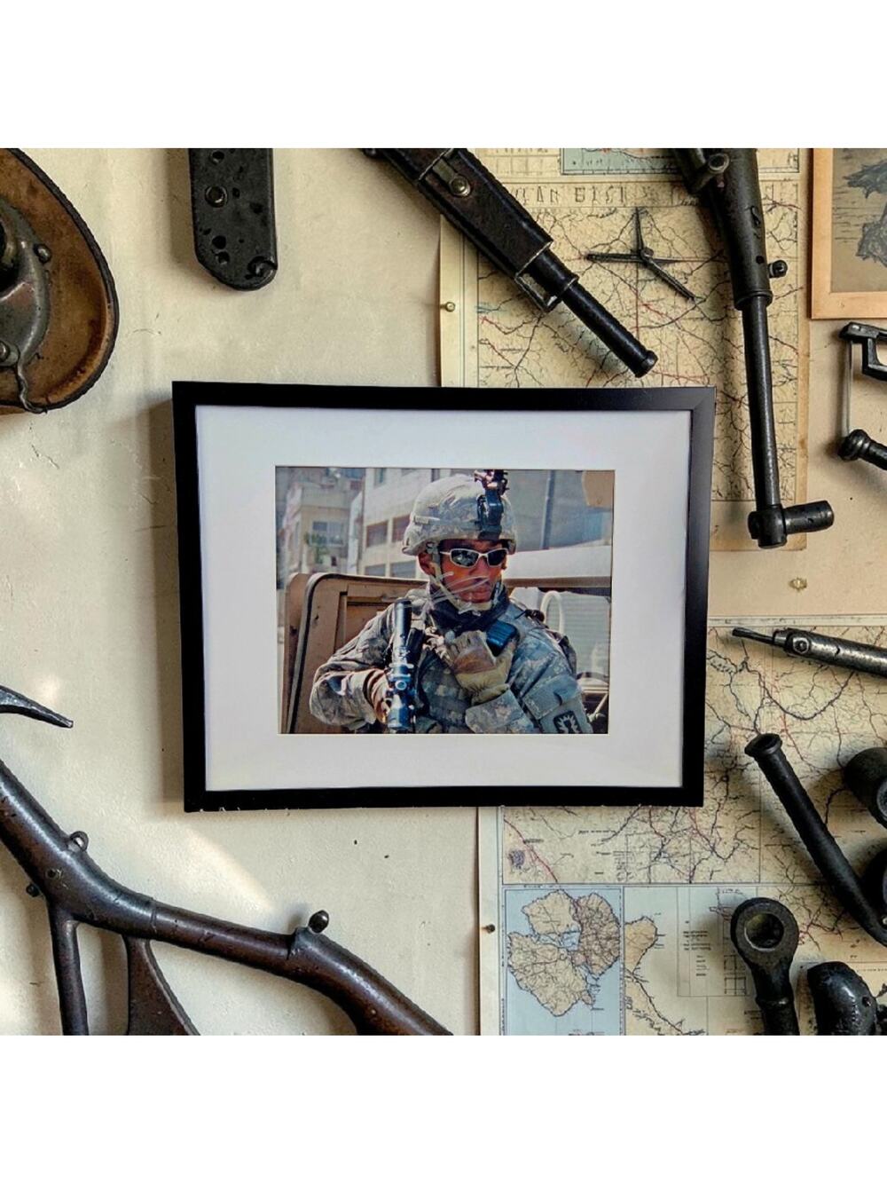 Anthony Mackie Autographed 11X14 Framed & Matted with COA Actor Hurt Locker Capt